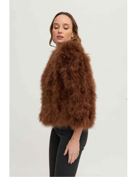 Chaqueta de plumas de avestruz marron | Complementos Invitada