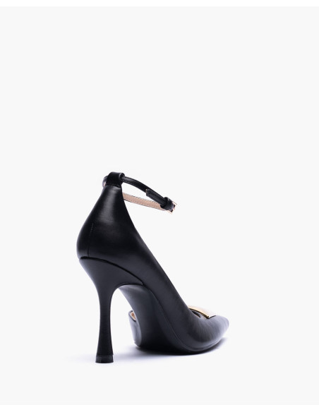 Salón negro de tacón alto con adorno metálico | Complementos Invitada