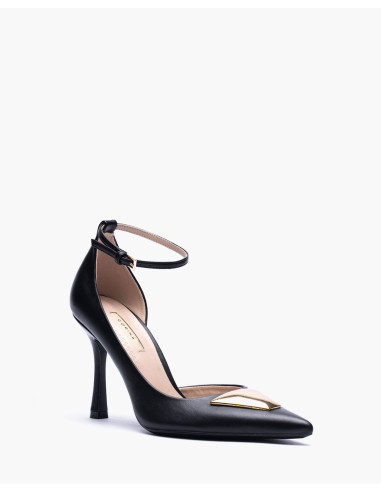 Salón negro de tacón alto con adorno metálico | Complementos Invitada