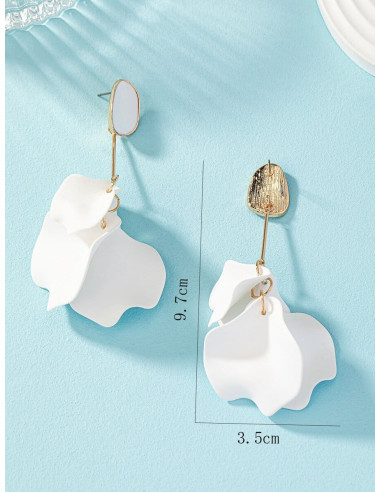 Pendientes largos de pétalo colgante rojo | Complementos Invitada