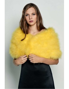 Estola de plumas de avestruz amarilla 2