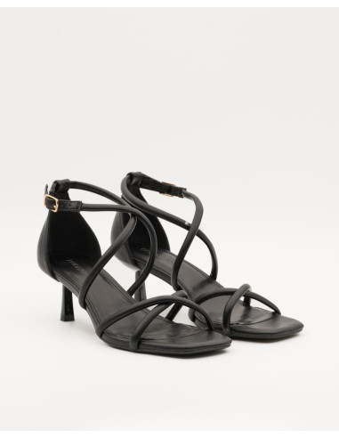 Sandalias de fiesta con tiras cruzadas y tacón bajo | Complementos invitada