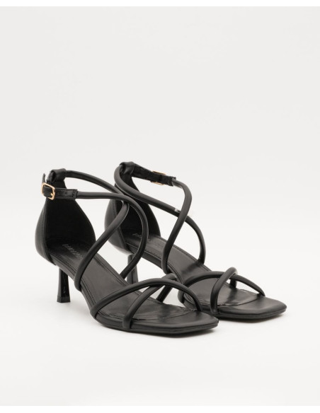 Sandalias de fiesta con tiras cruzadas y tacón bajo | Complementos invitada