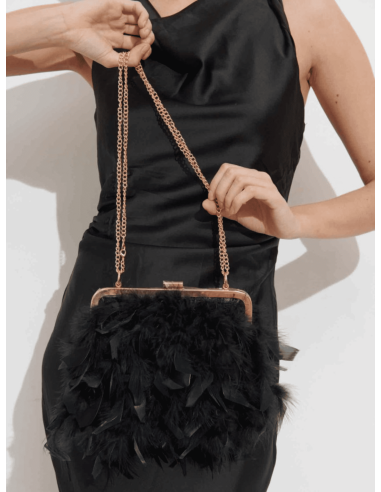 Bolso de plumas negro con cadena dorada para invitadas | CI
