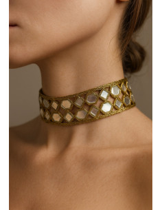 Choker dorado artesanal con espejitos bordados a mano