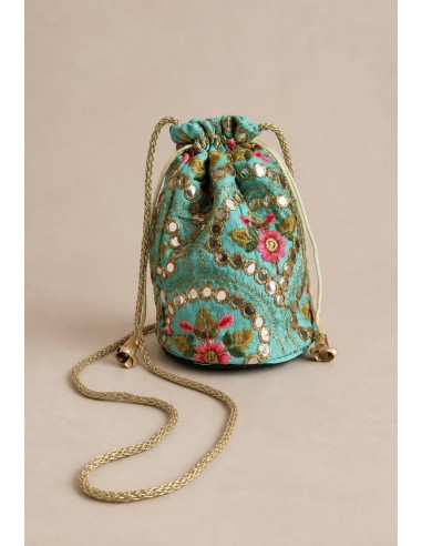 Bombonera verde menta bordada en fucsia con espejos | Invitada