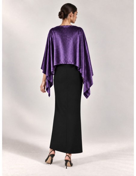 capa-morado-modelo-invitada-vista-trasera
