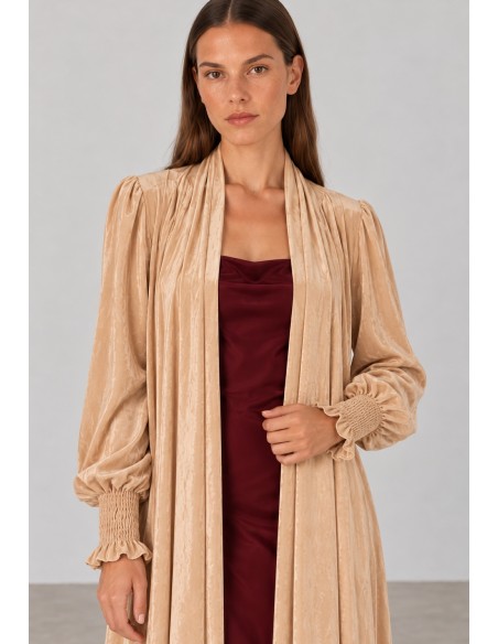 Abrigo kimono de terciopelo beige champán para invitada | Complementos Invitada