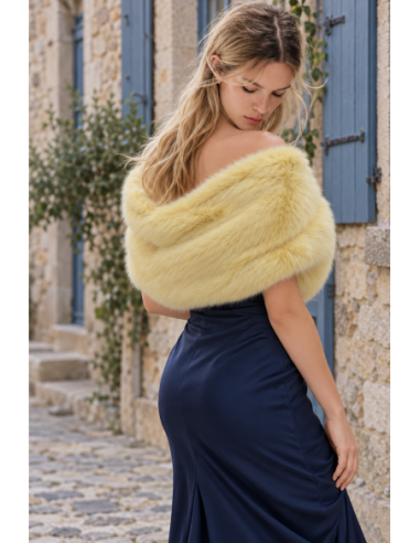 Estola de pelo sintético amarillo mantequilla - trasera - Complementos Invitada
